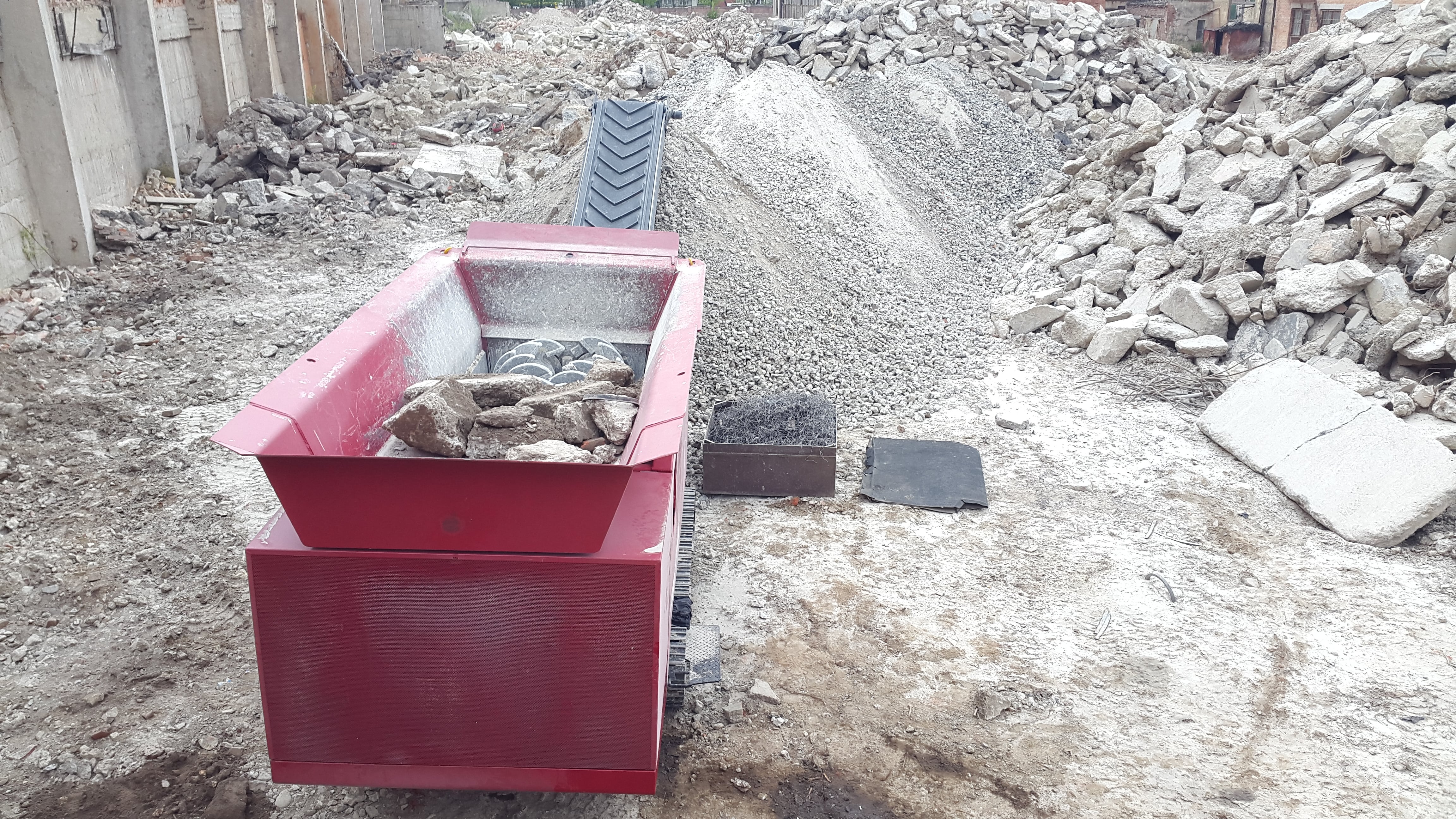 ../img/product/kivshservice/shrder_k_600/kivshservce_podribnyuvach_k_600_bruht_kamin_beton_shredder_foto5.jpg